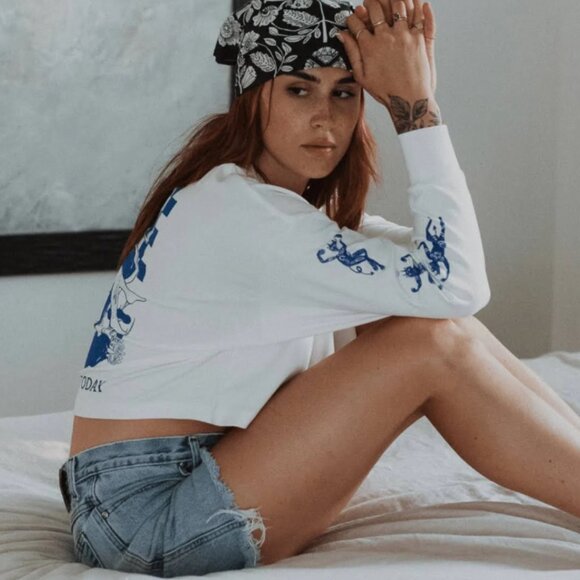 Octopied Mind My Demons Won Today Cropped White long sleeve with Blue Embroidery - Picture 1 of 5
